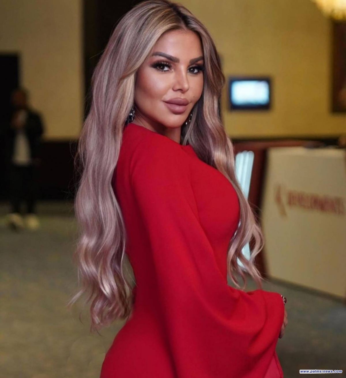 إصابة رزان مغربي بعد سقوط السقف عليها خلال الغناء